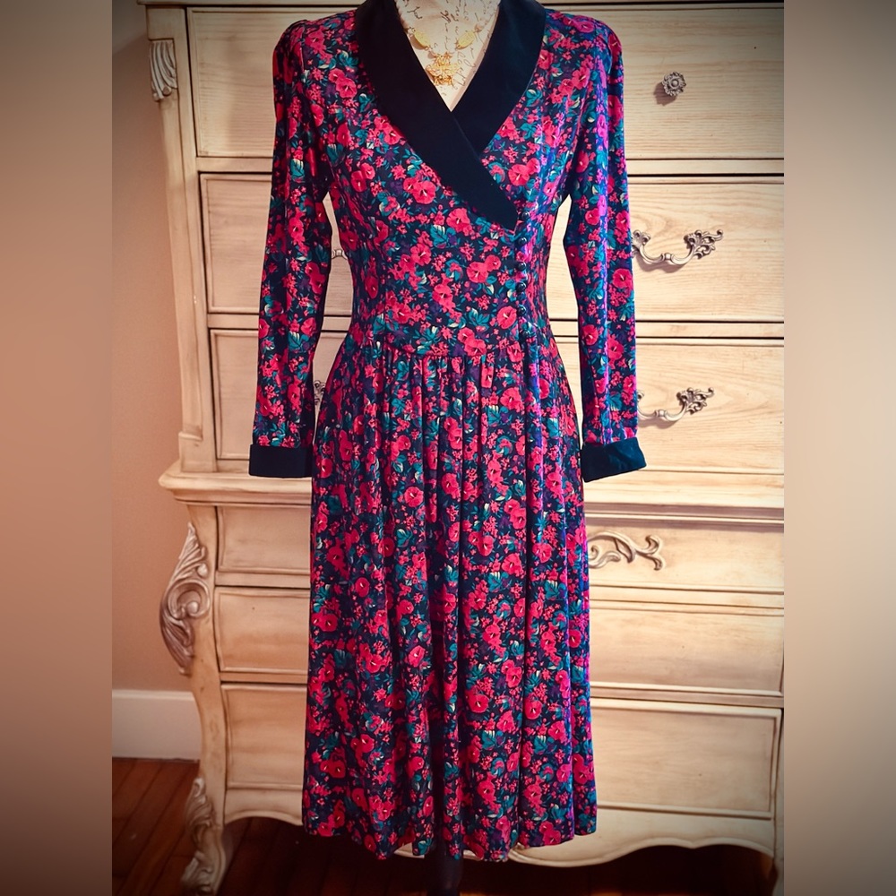 Gorgeous Vintage Floral Petite Lanz Dress